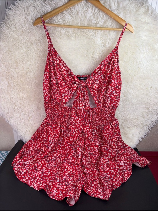 SHEIN Pants - SHEIN Red Daisy Tie-Front Floral Romper 2Xl